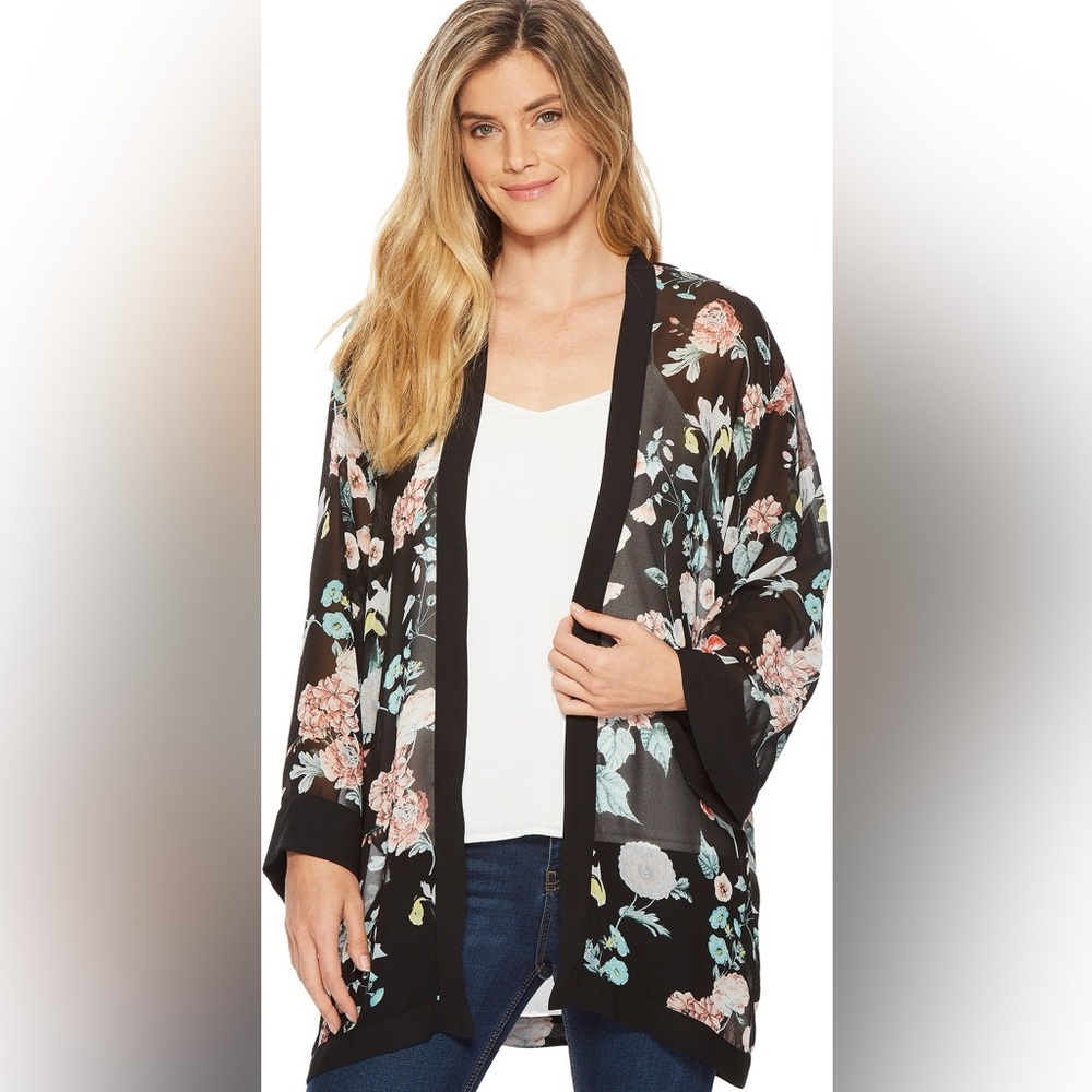 Vince Camuto Floral Gardens Kimono